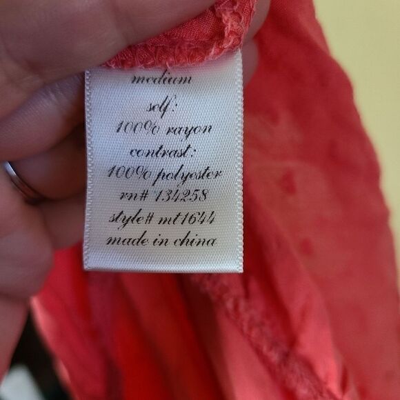 Alya Swiss Dot Sleeveless Top - Picture 6 of 6